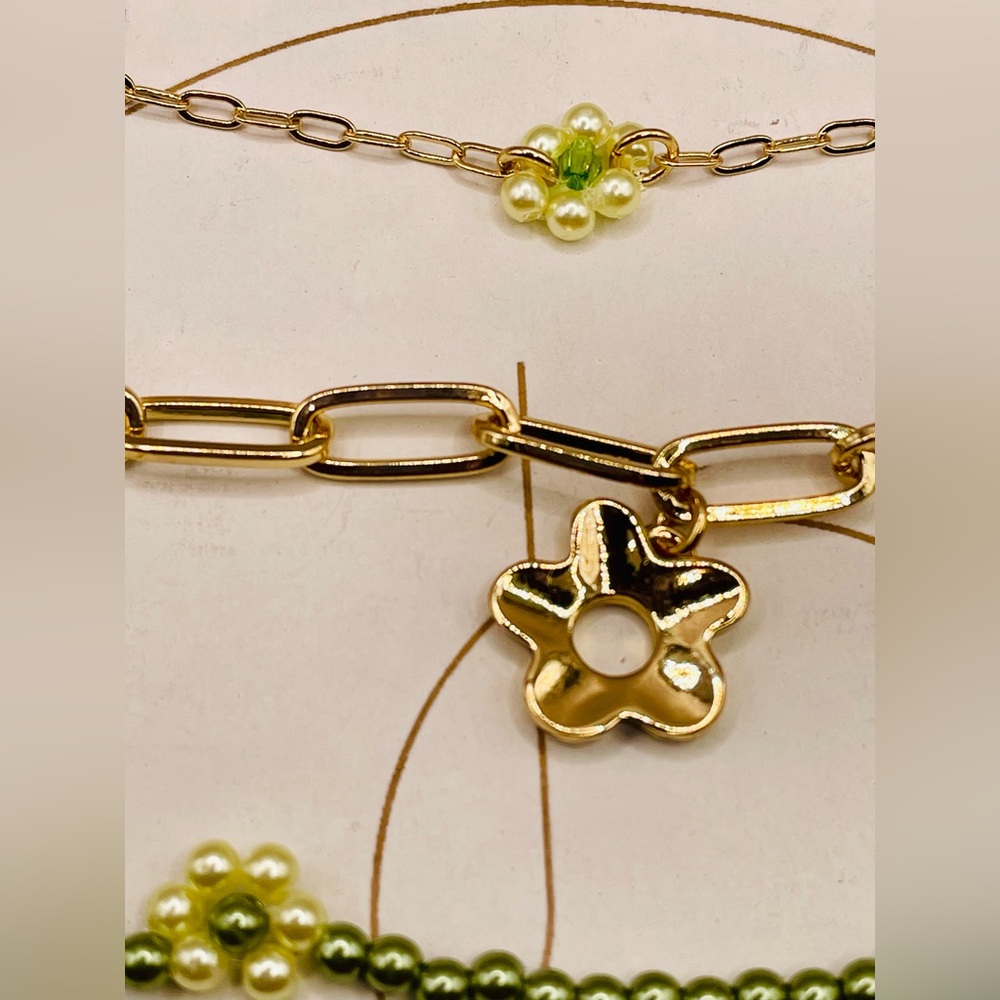 Urban Outfitters 3 layered necklaces with faux pearl flowers. Also gold flower - Picture 3 of 4